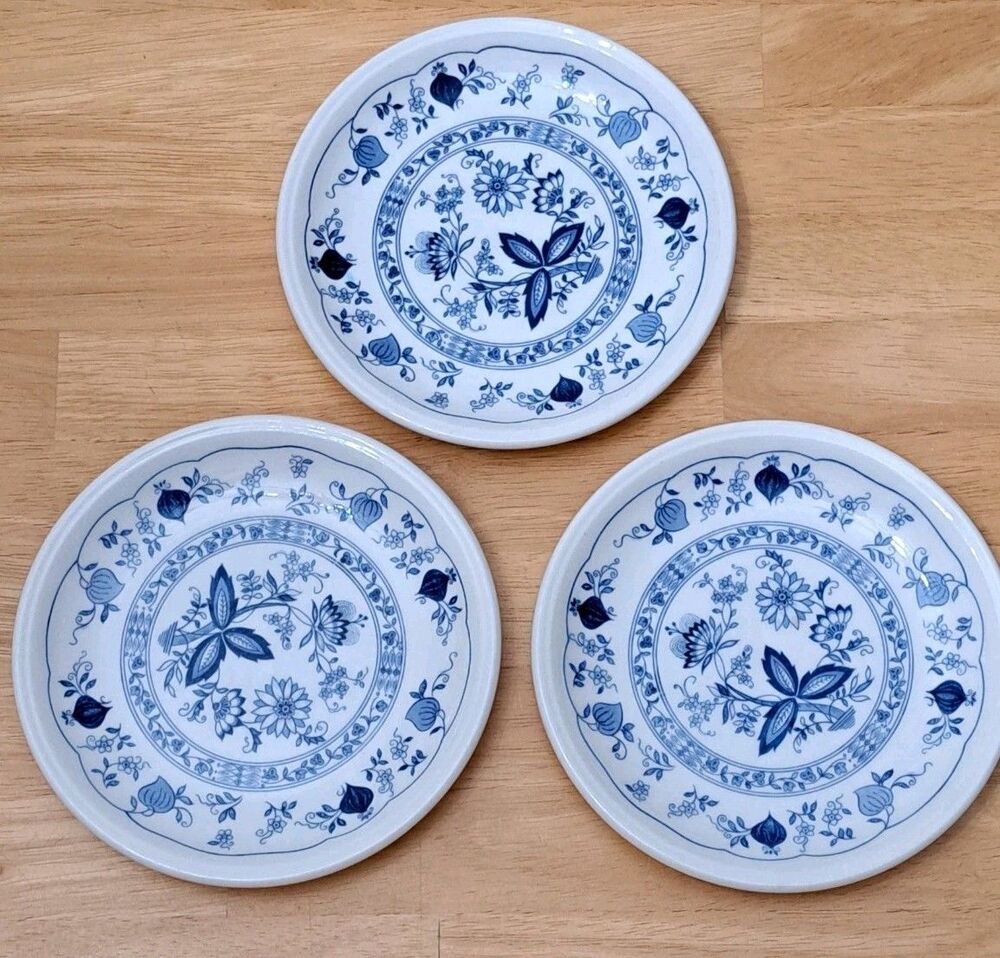 Vintage Biltons Blue Onion Dessert Plates Lot of 3 ~ 6.5 in Diameter